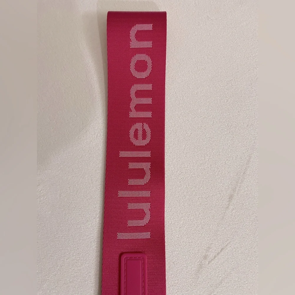 Lululemon NWT Never Lost Keychain (PSNT/WHT) Color Code Pink & White